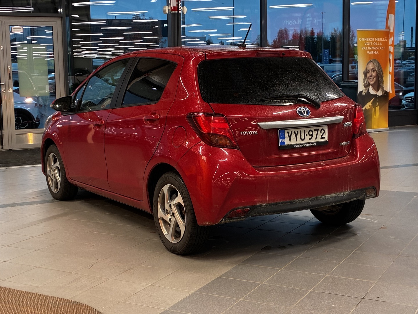 TOYOTA Yaris 2016