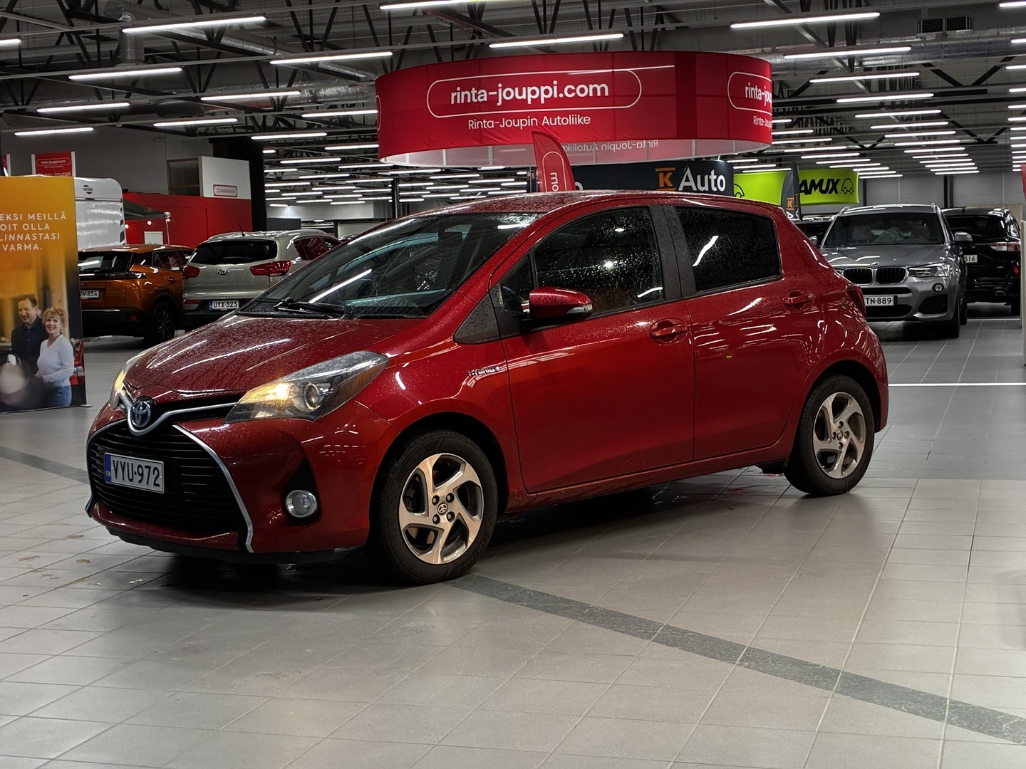 TOYOTA Yaris 2016