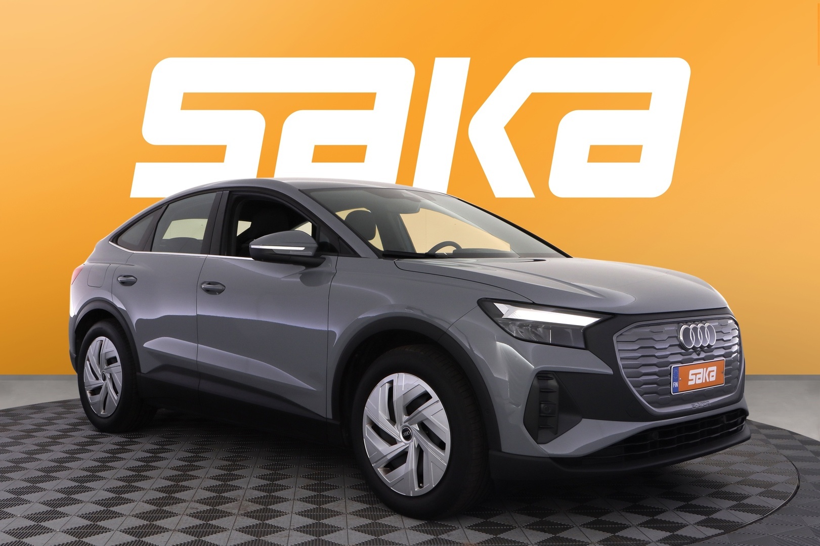 AUDI Q4 e-tron 2025