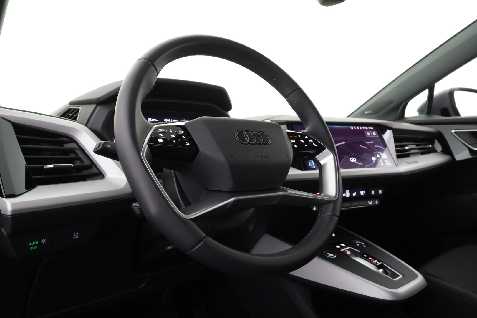 AUDI Q4 e-tron 2025