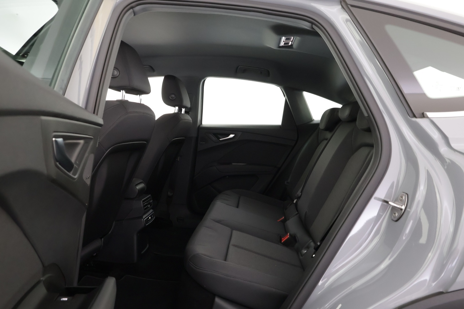 AUDI Q4 e-tron 2025