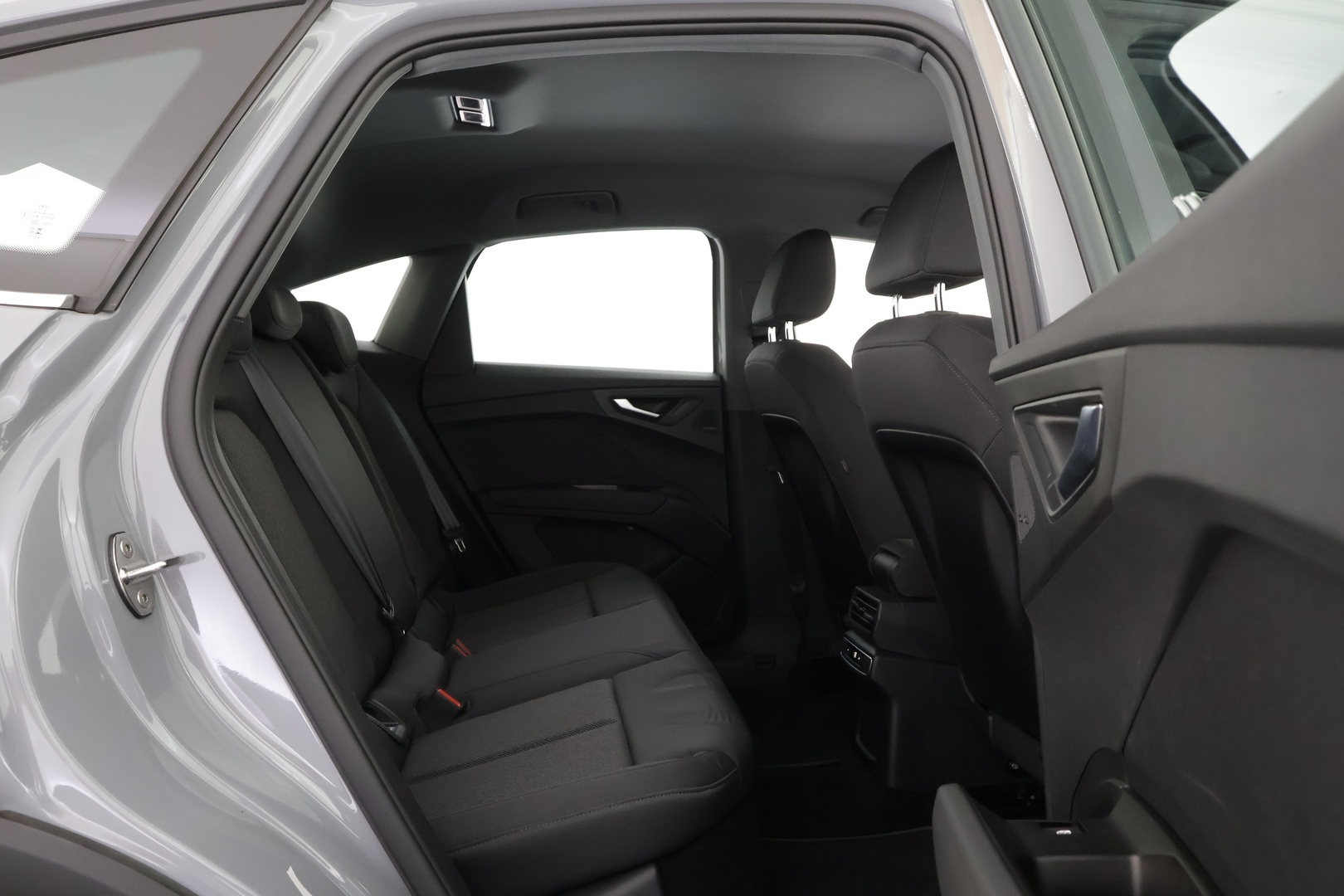 AUDI Q4 e-tron 2025