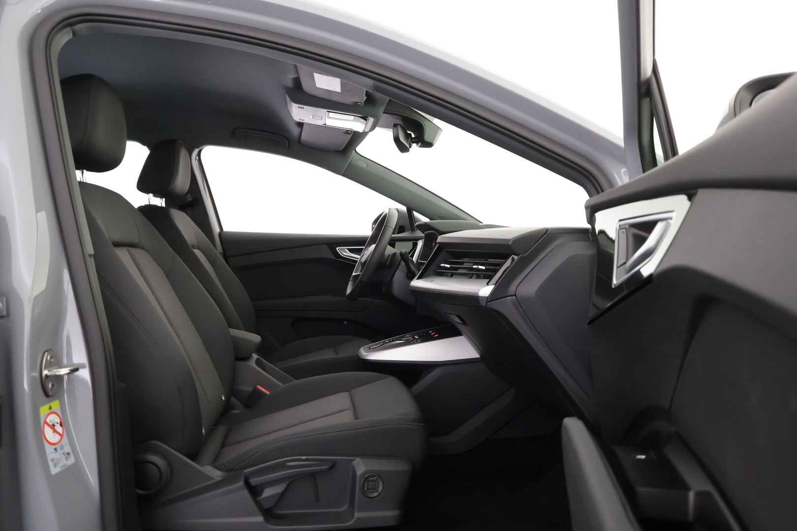 AUDI Q4 e-tron 2025