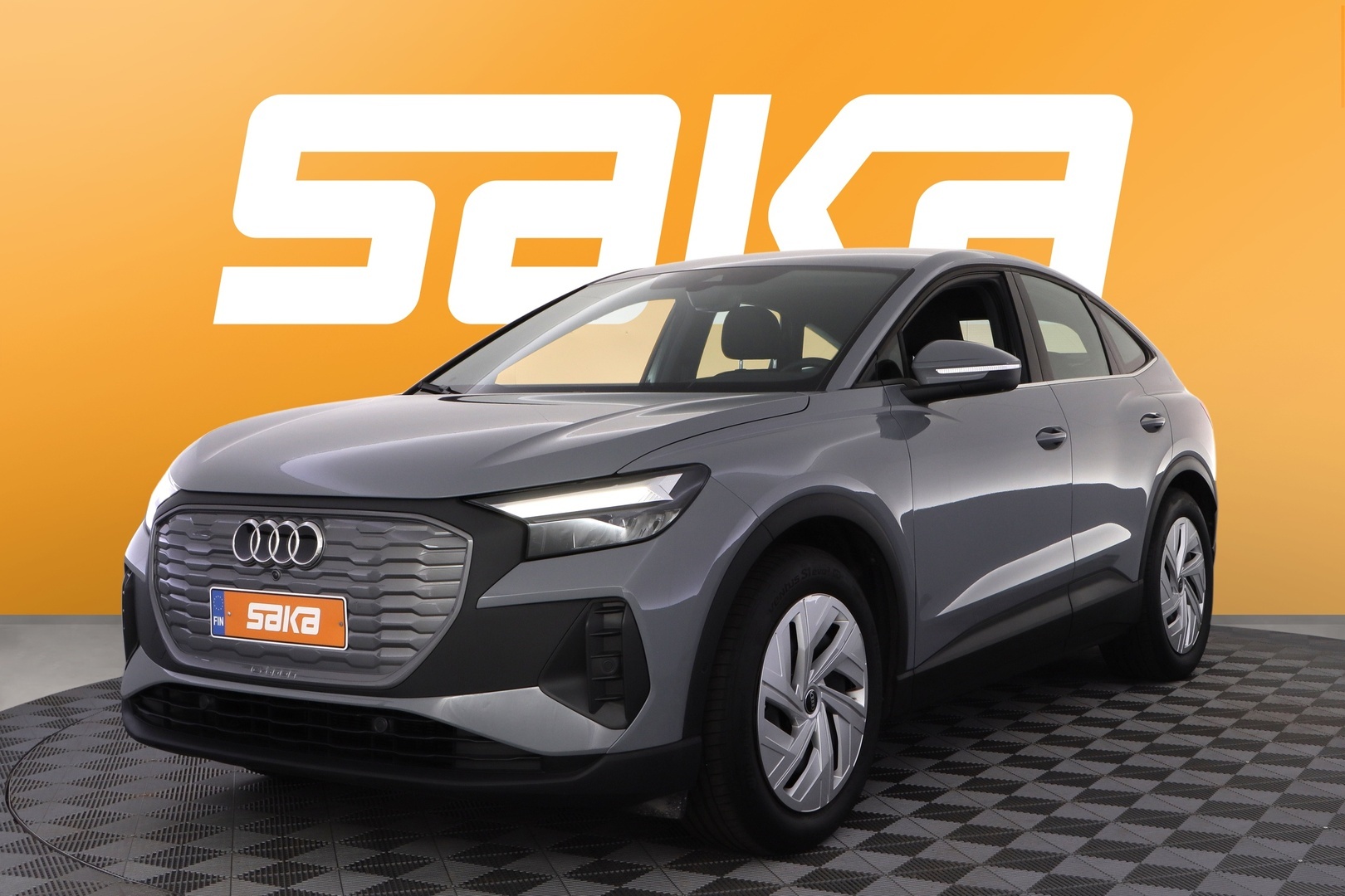 AUDI Q4 e-tron 2025