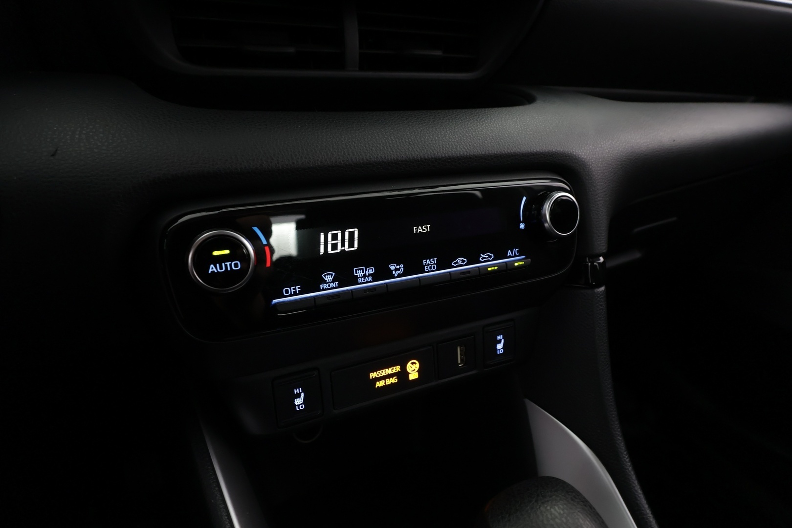 TOYOTA Yaris 2021