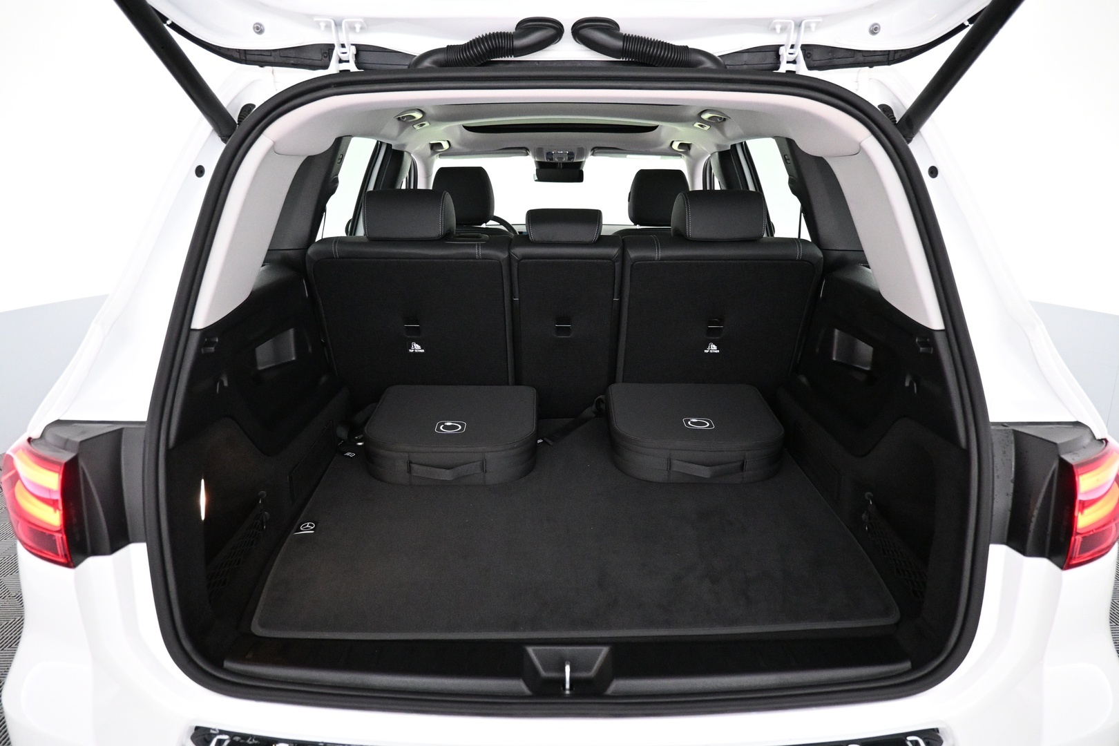 MERCEDES-BENZ EQB 2025