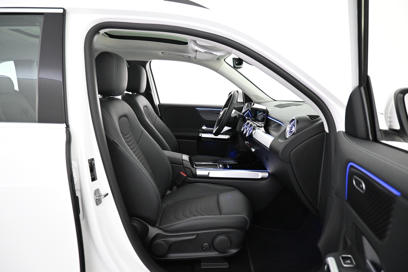 MERCEDES-BENZ EQB 2025