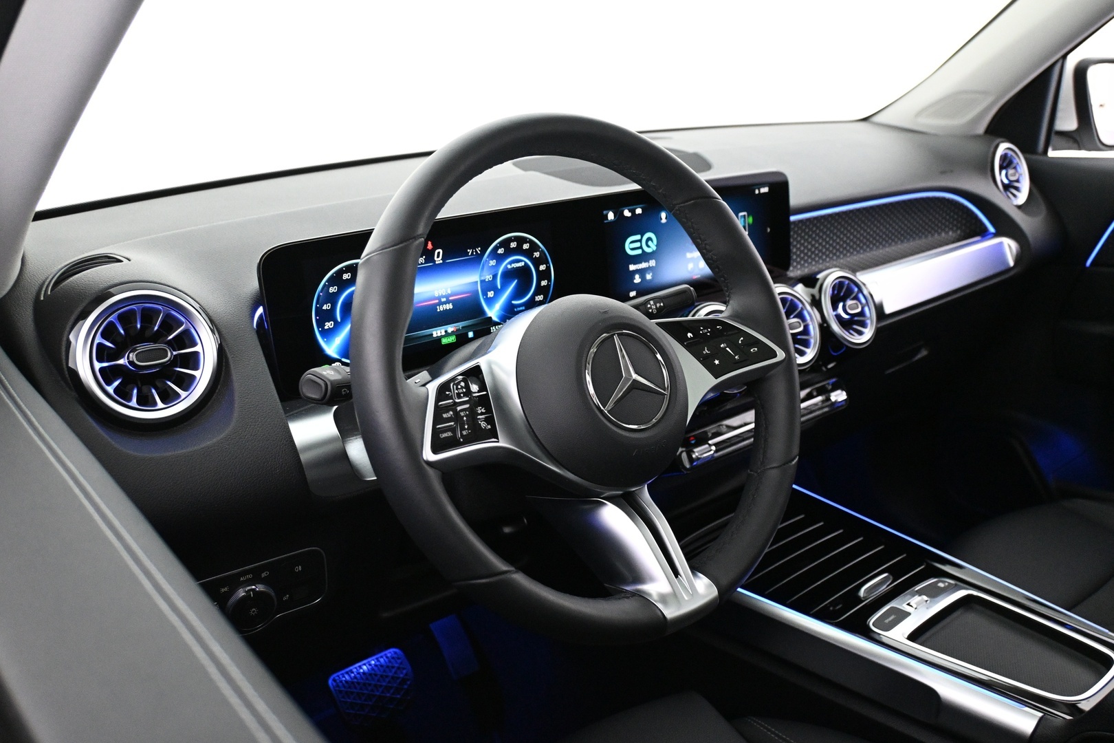 MERCEDES-BENZ EQB 2025
