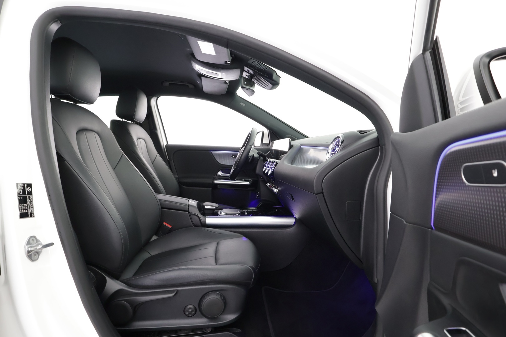MERCEDES-BENZ EQA 2023