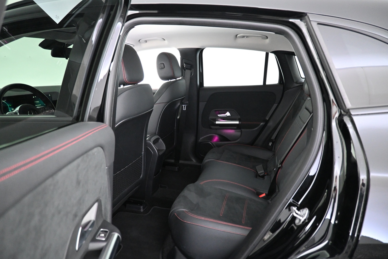 MERCEDES-BENZ EQA 2023