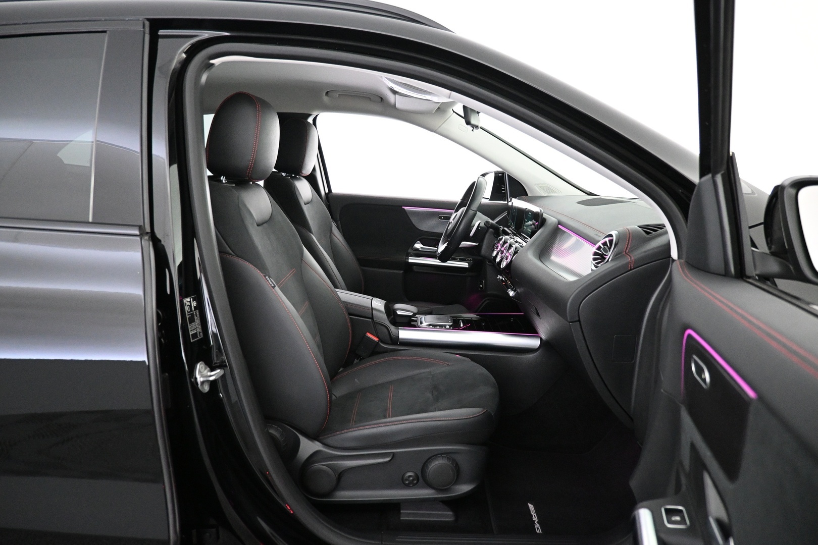 MERCEDES-BENZ EQA 2023