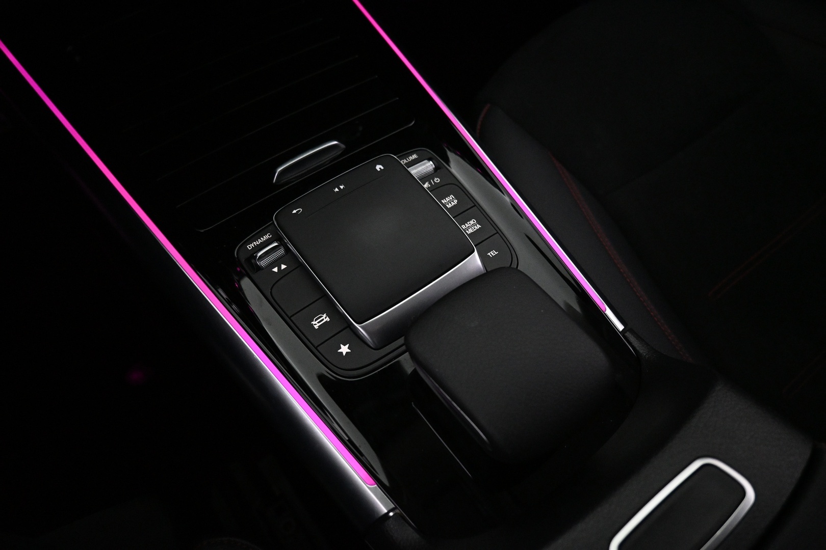 MERCEDES-BENZ EQA 2023