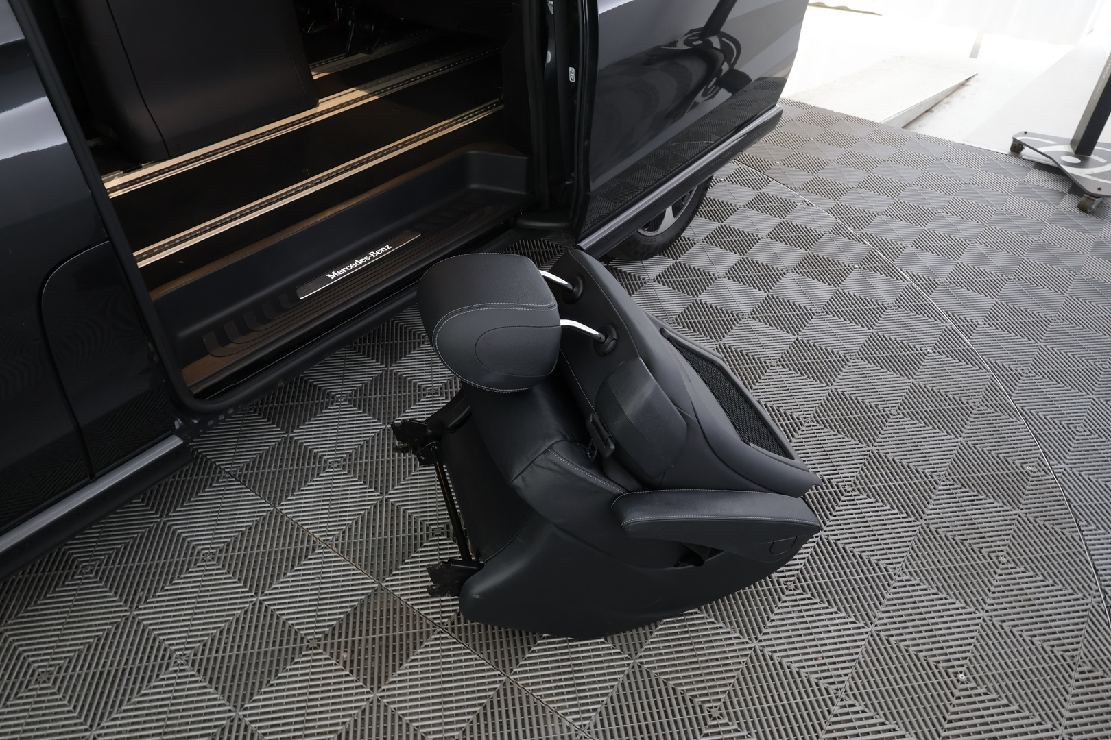 MERCEDES-BENZ EQV 2021