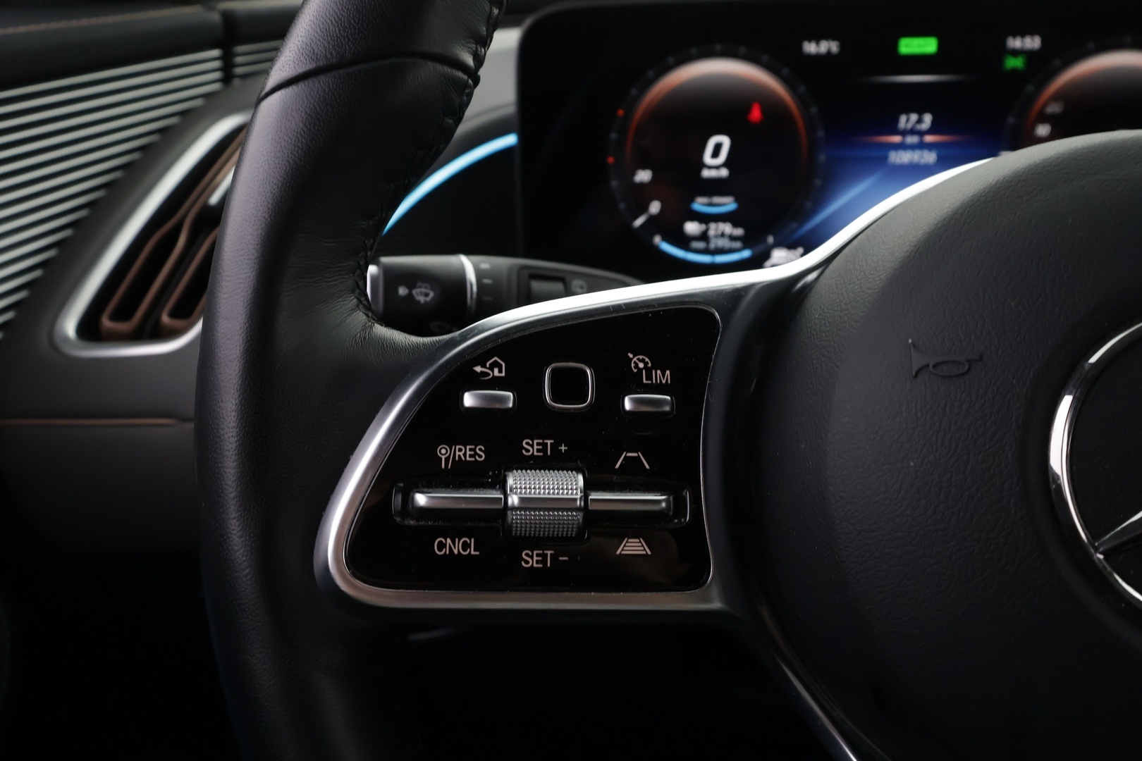 MERCEDES-BENZ EQC 2023