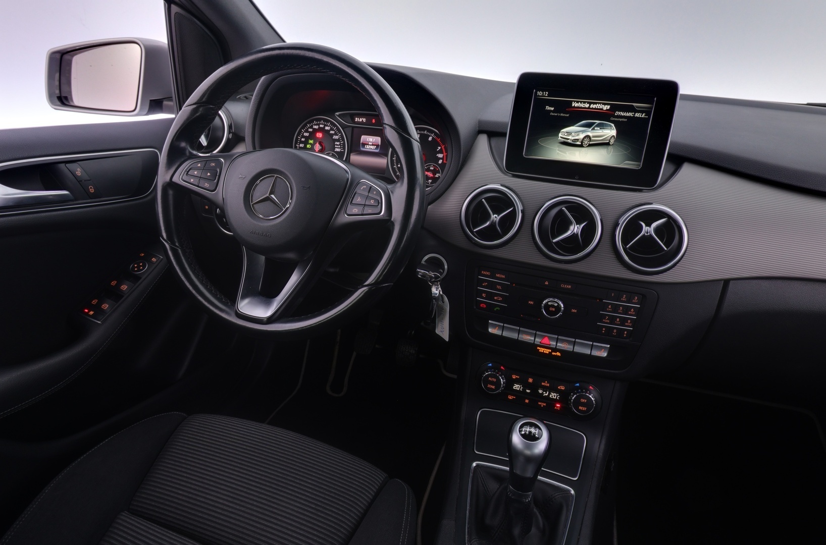 MERCEDES-BENZ B 2016