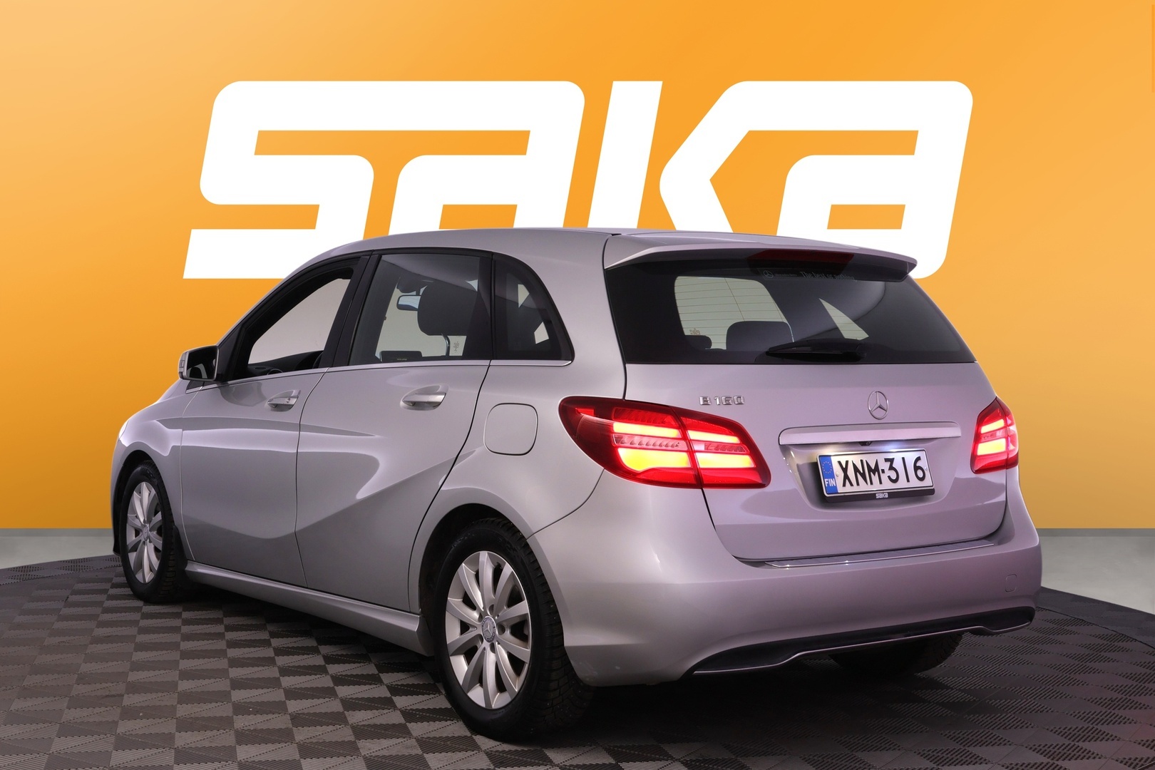 MERCEDES-BENZ B 2016