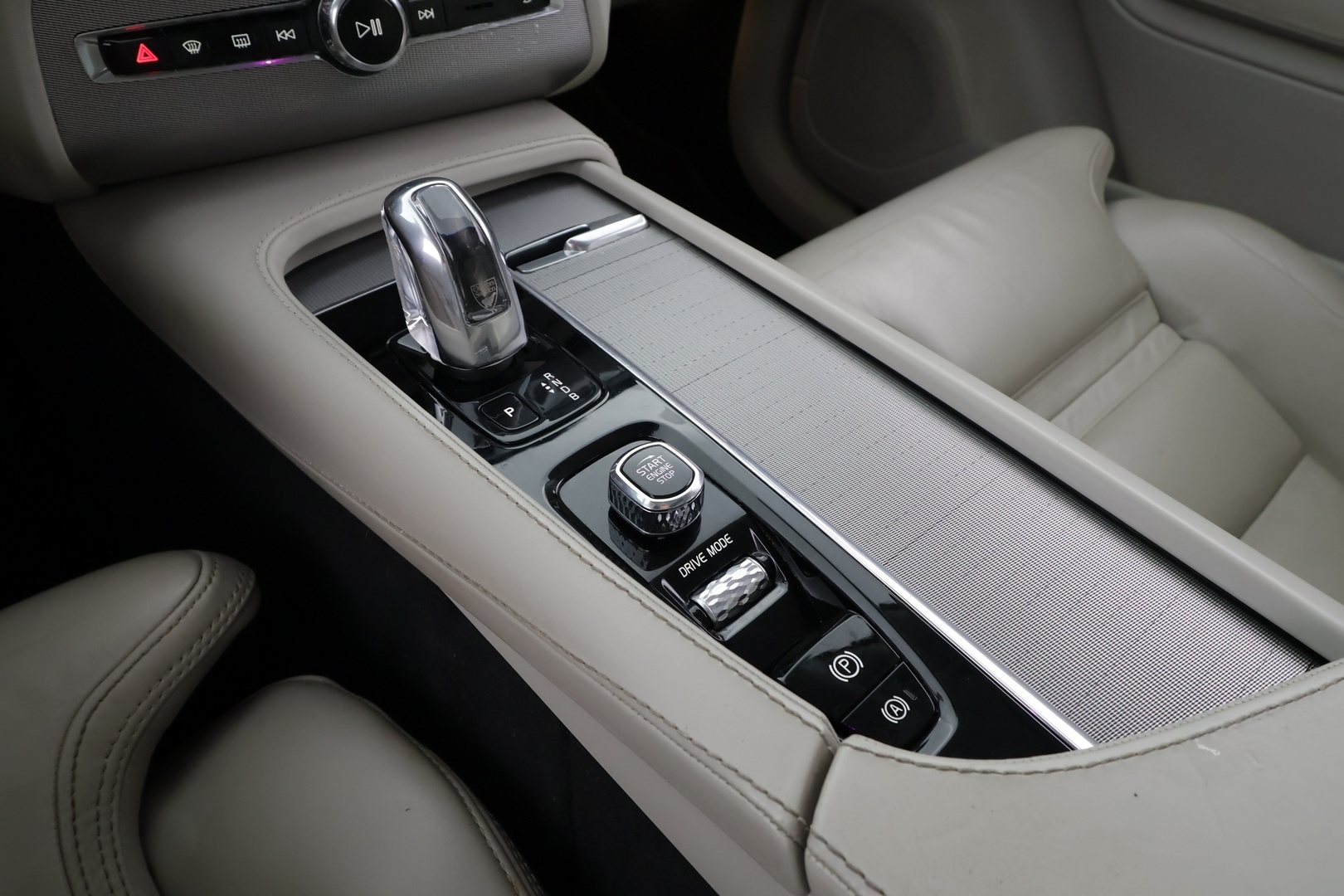 VOLVO XC90 2019
