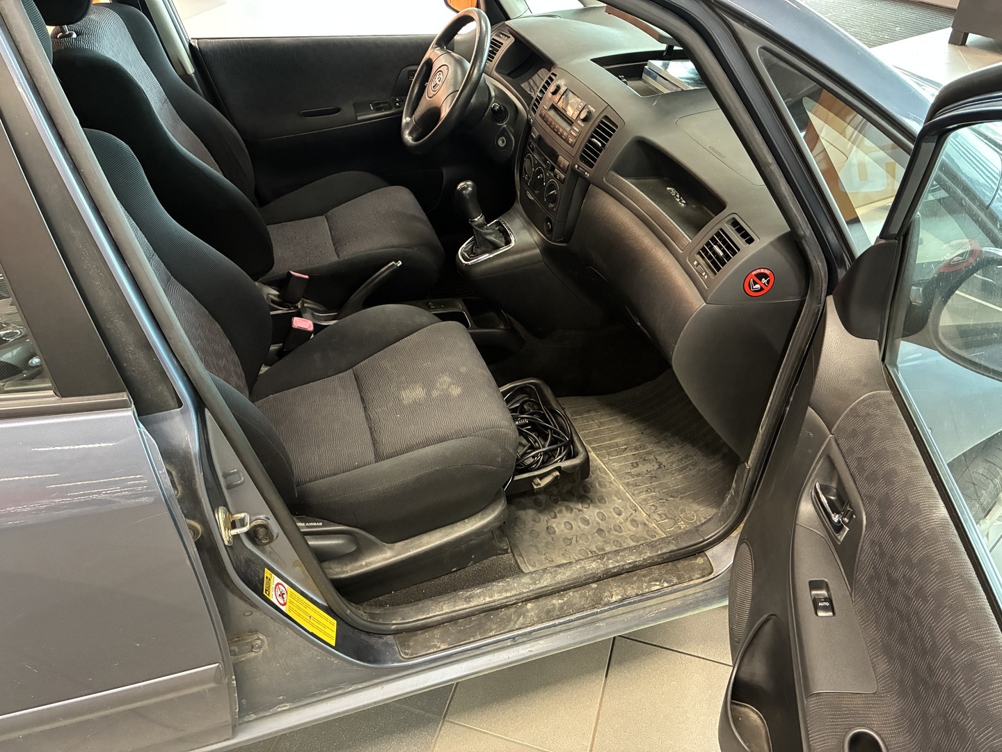 TOYOTA Corolla Verso 2004