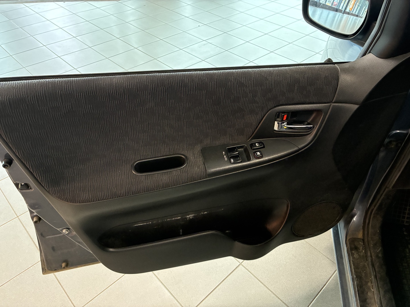 TOYOTA Corolla Verso 2004