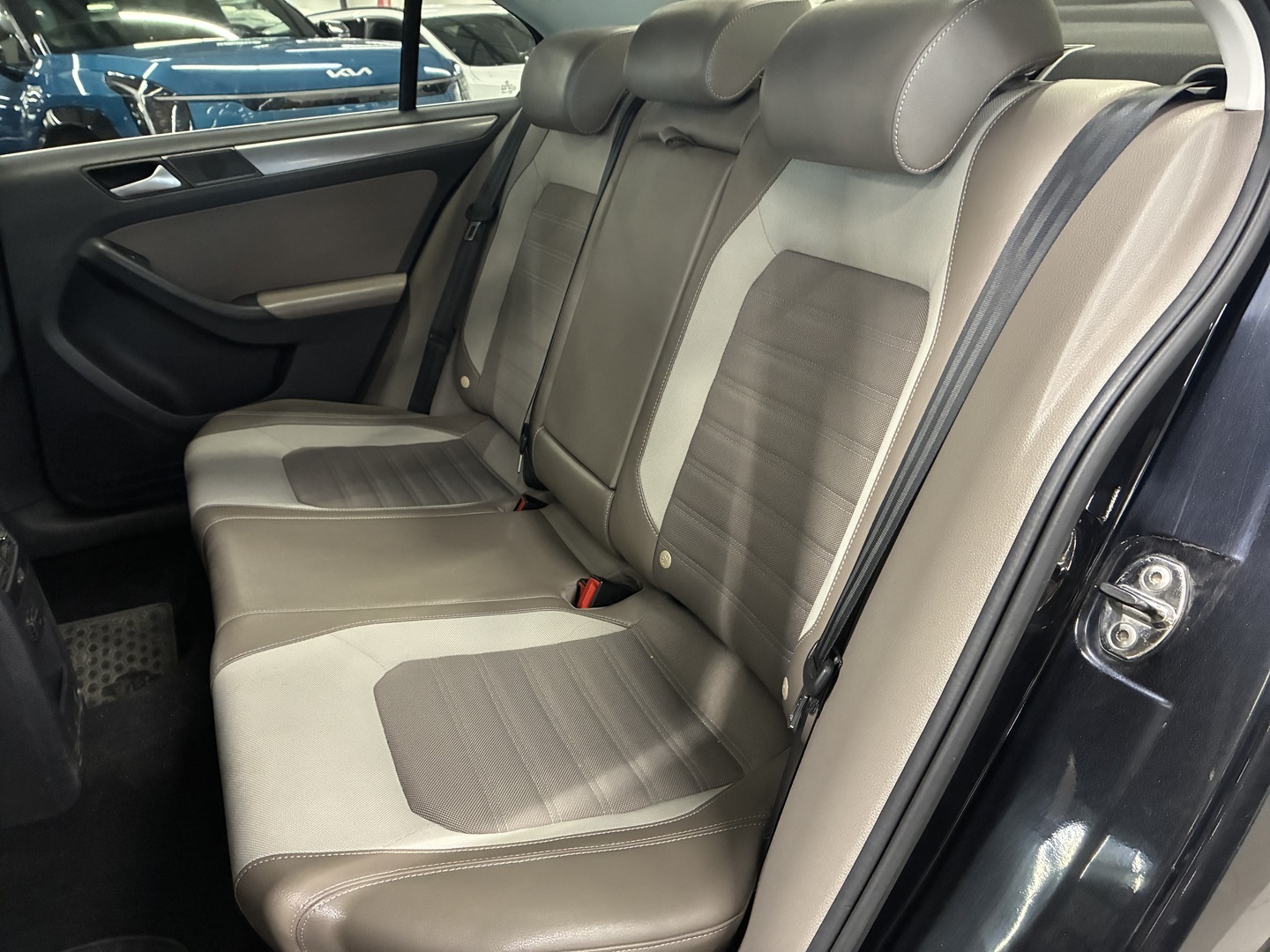 VOLKSWAGEN Jetta 2012