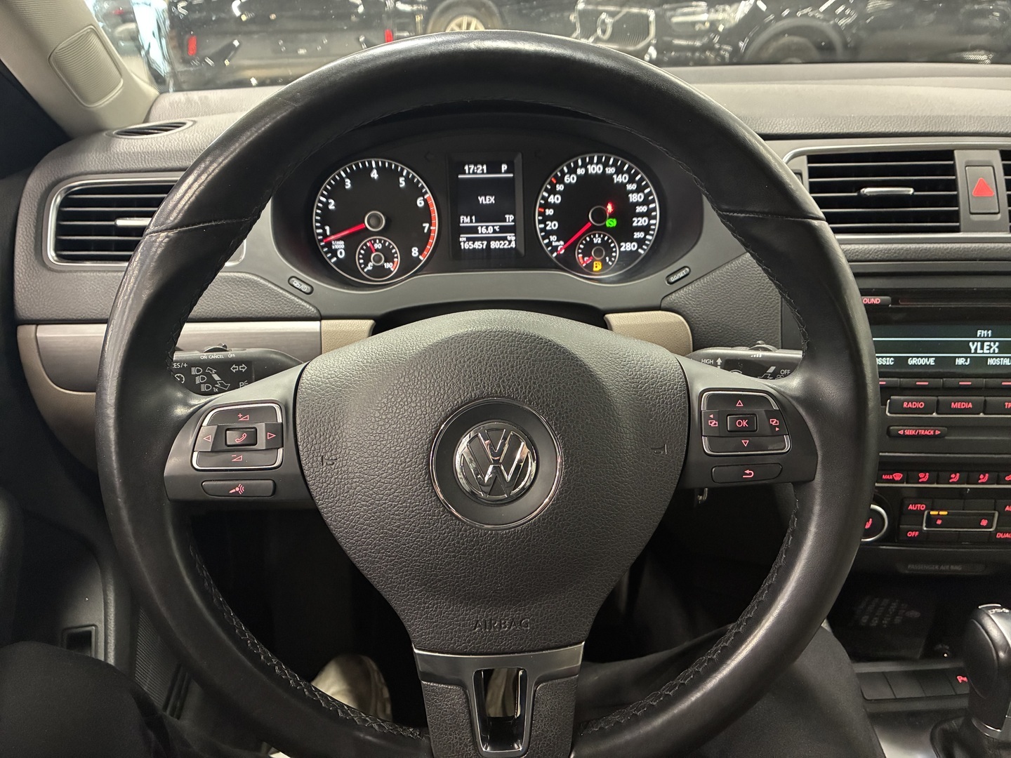 VOLKSWAGEN Jetta 2012