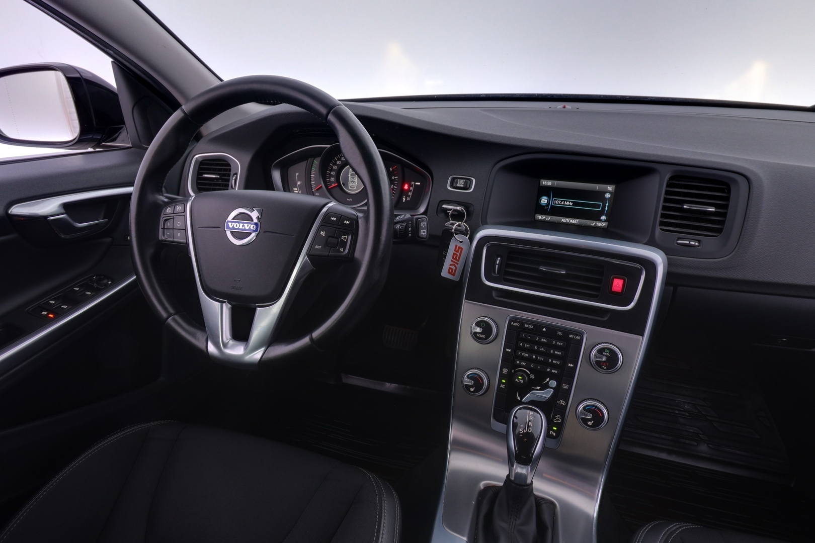 VOLVO V60 Cross Country 2016