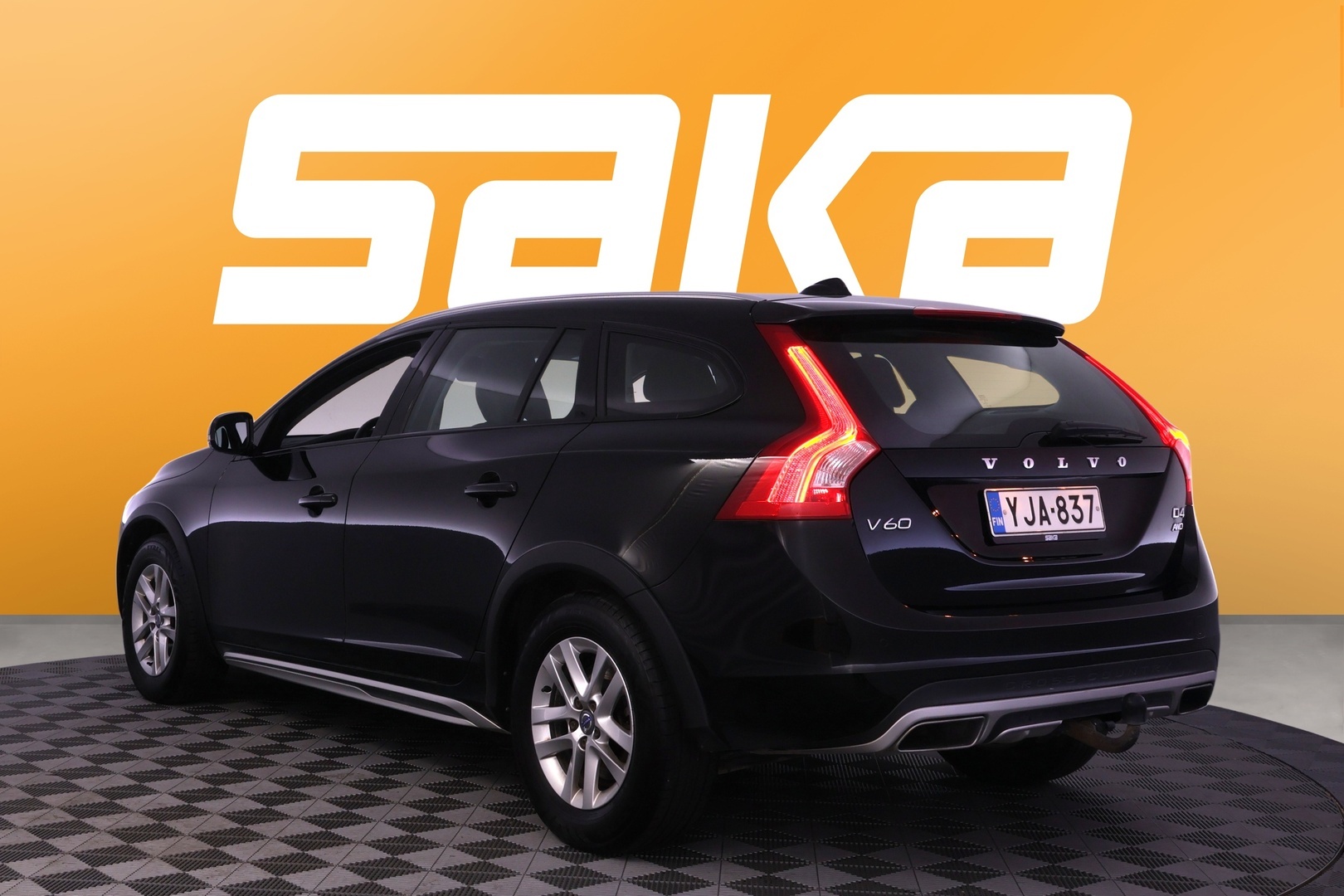 VOLVO V60 Cross Country 2016