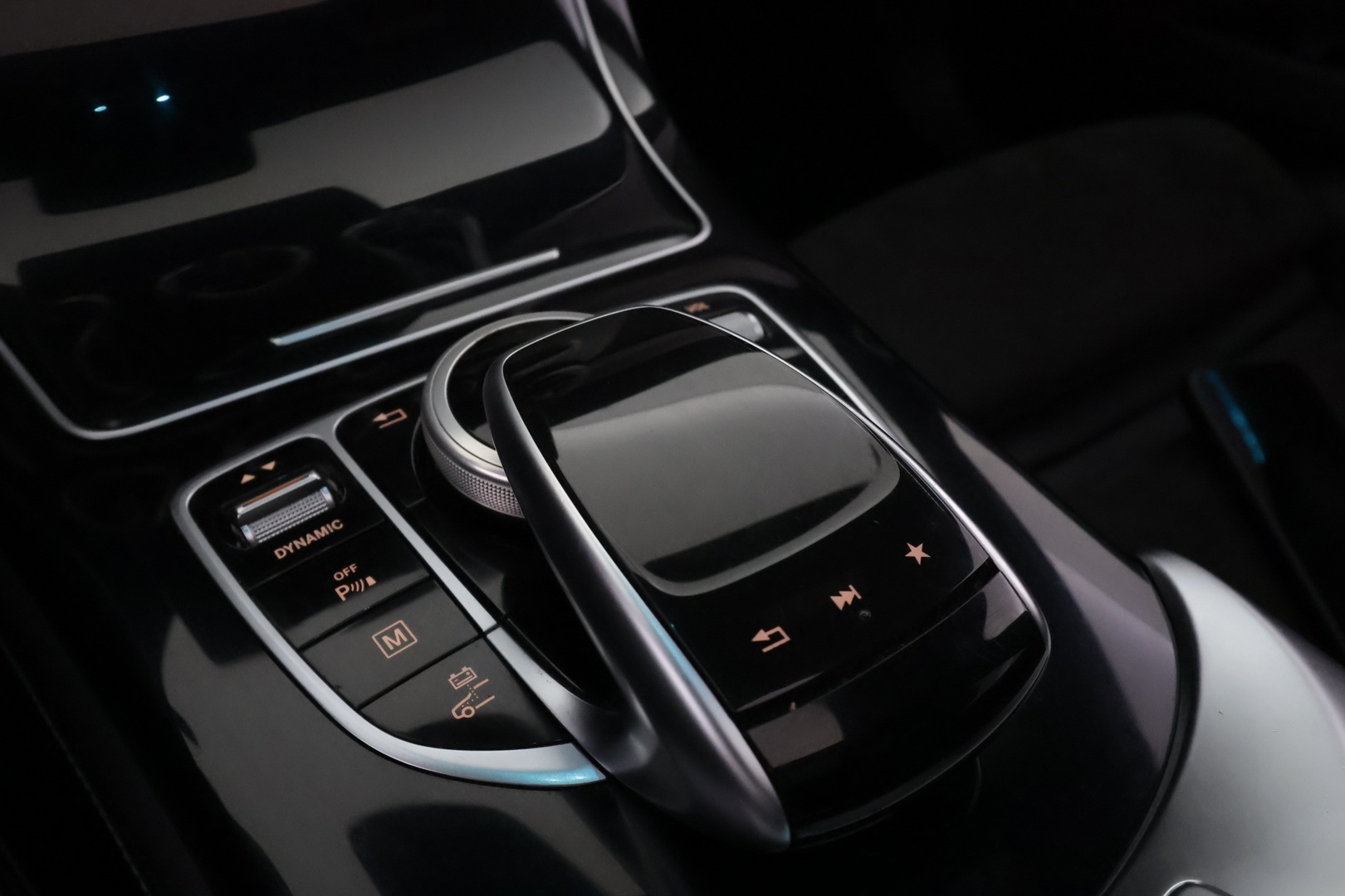 MERCEDES-BENZ GLC 2018