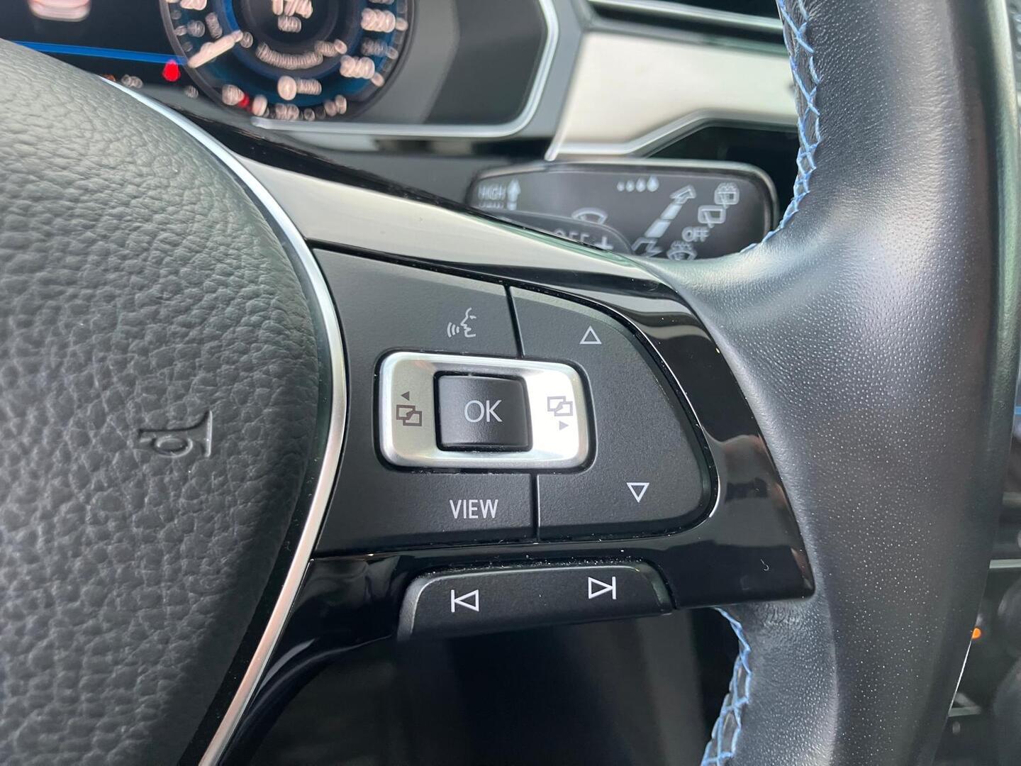 VOLKSWAGEN Passat 2019