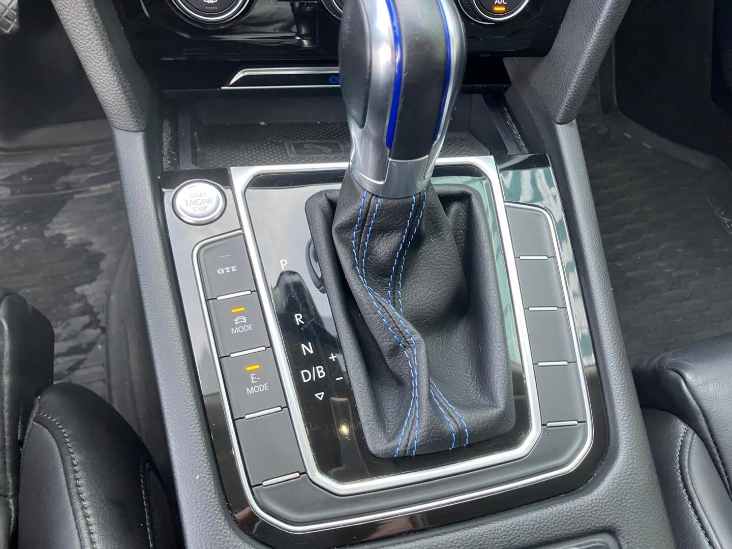 VOLKSWAGEN Passat 2019