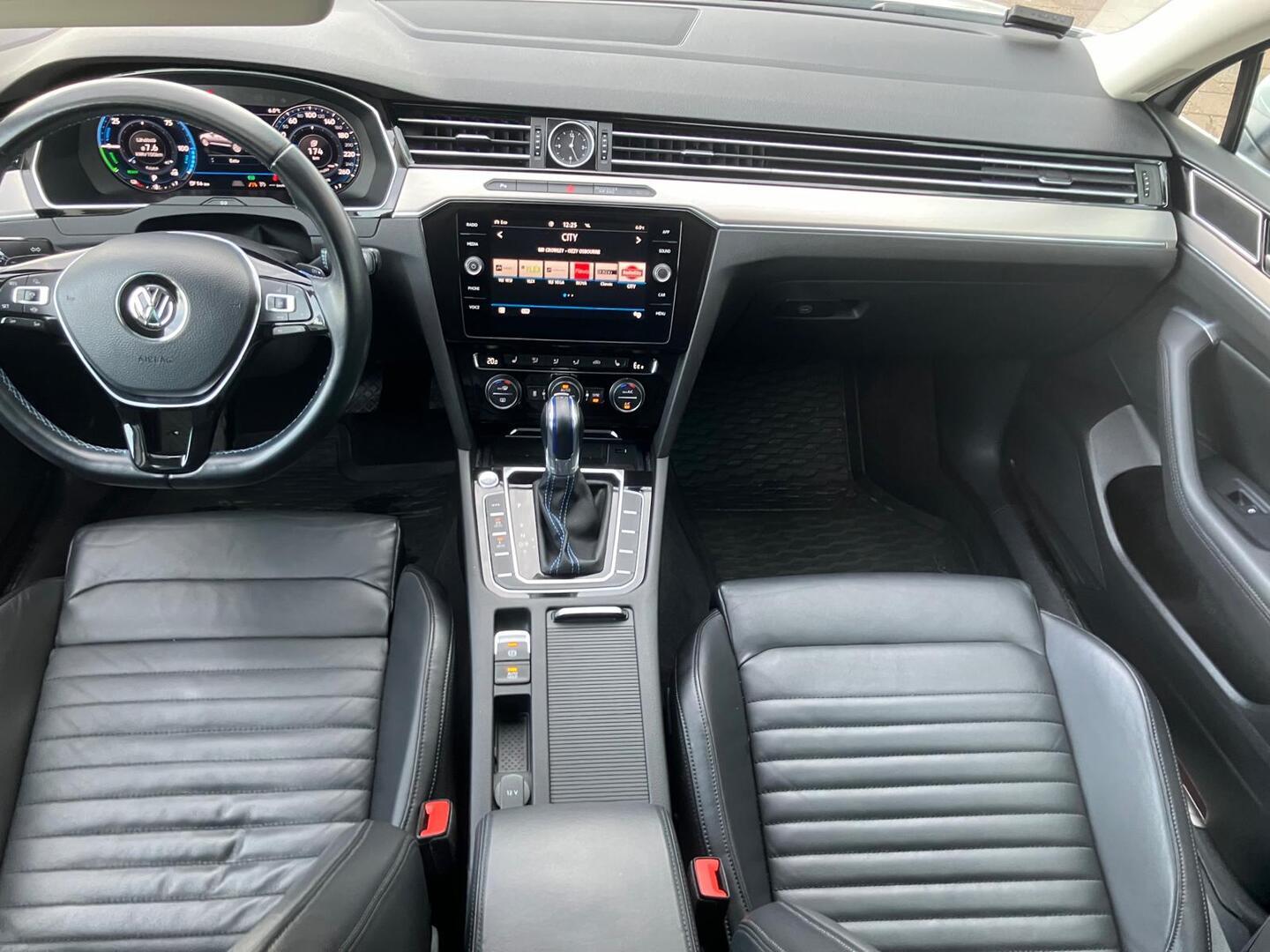 VOLKSWAGEN Passat 2019