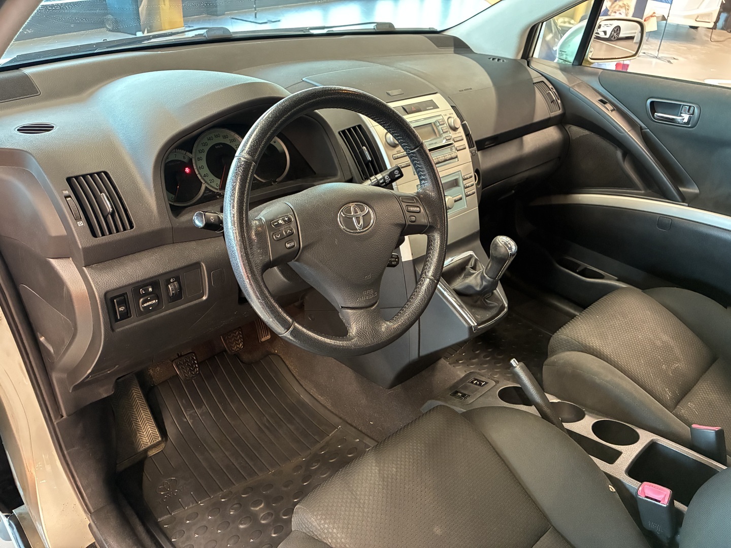 TOYOTA Corolla Verso 2005