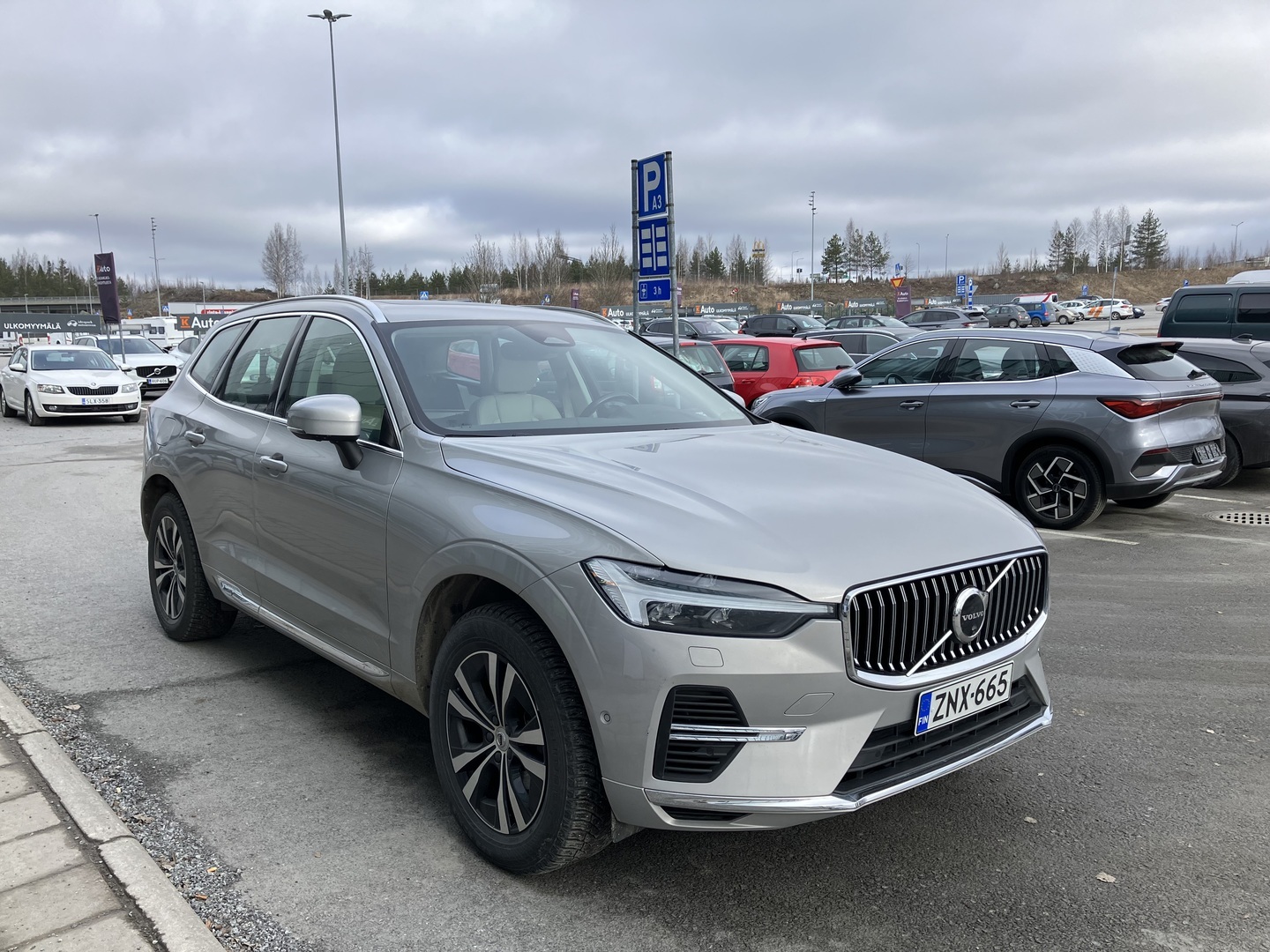 VOLVO XC60 2022
