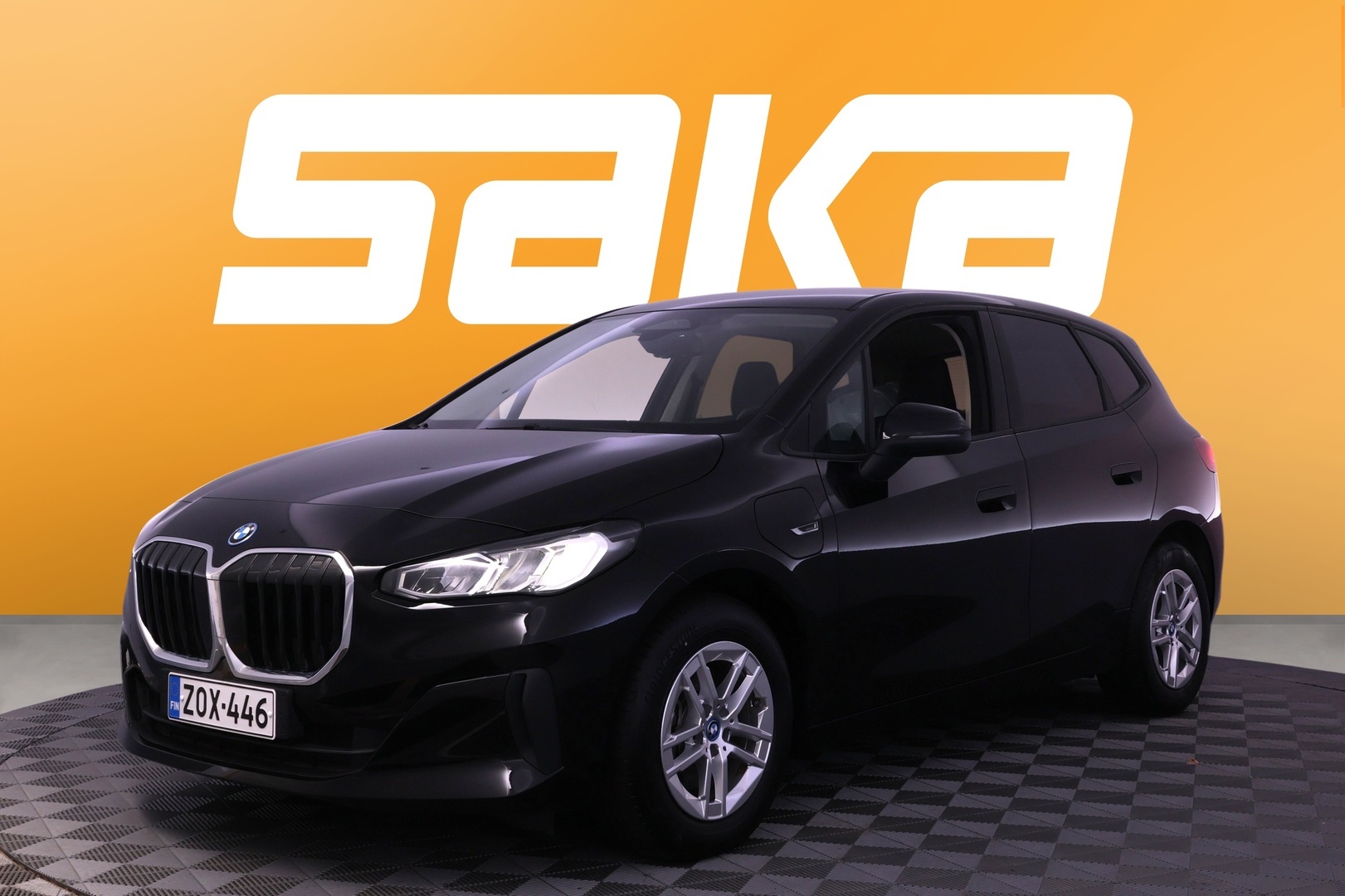 BMW 225 2023