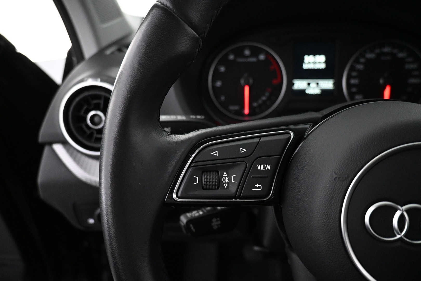 AUDI Q2 2023