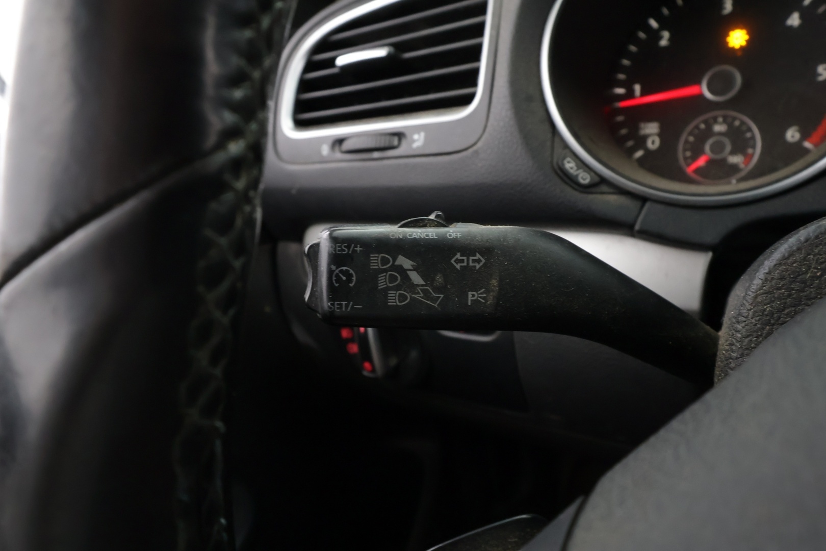 VOLKSWAGEN Golf 2010