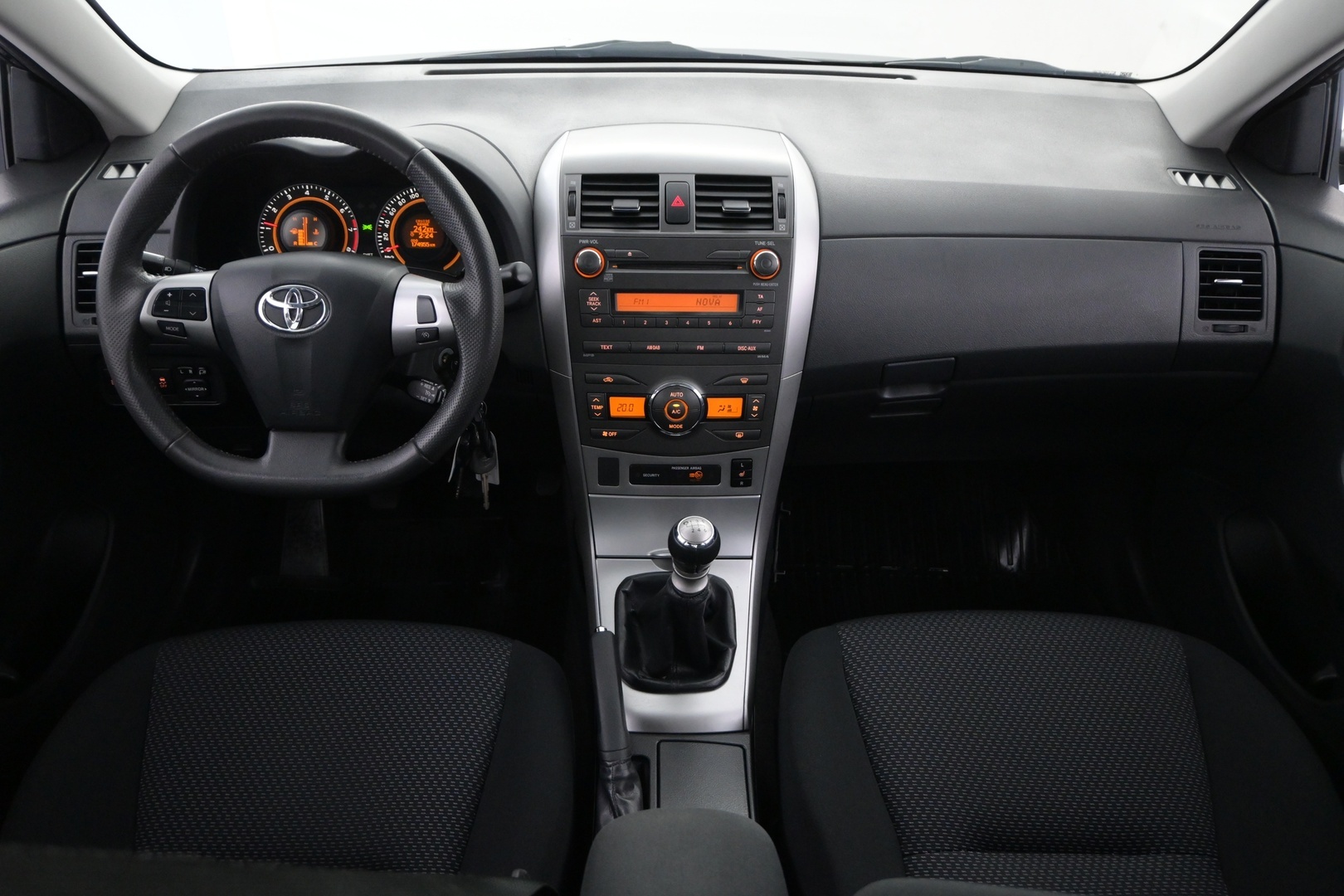 TOYOTA Corolla 2012