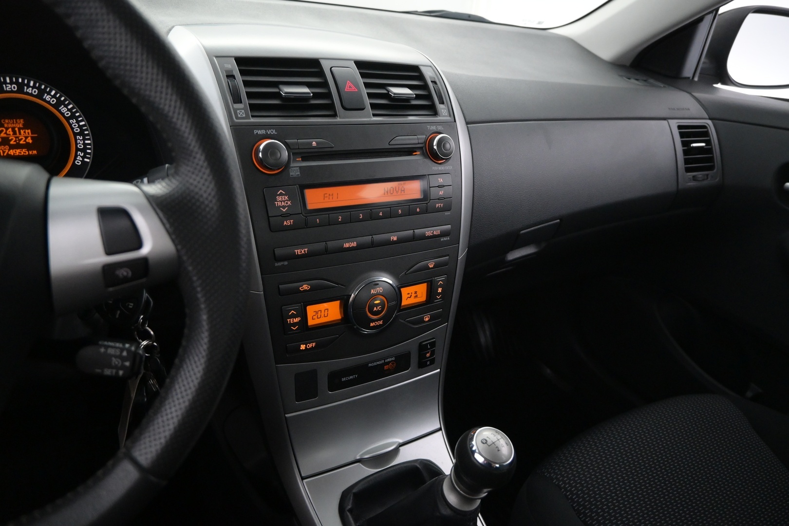 TOYOTA Corolla 2012