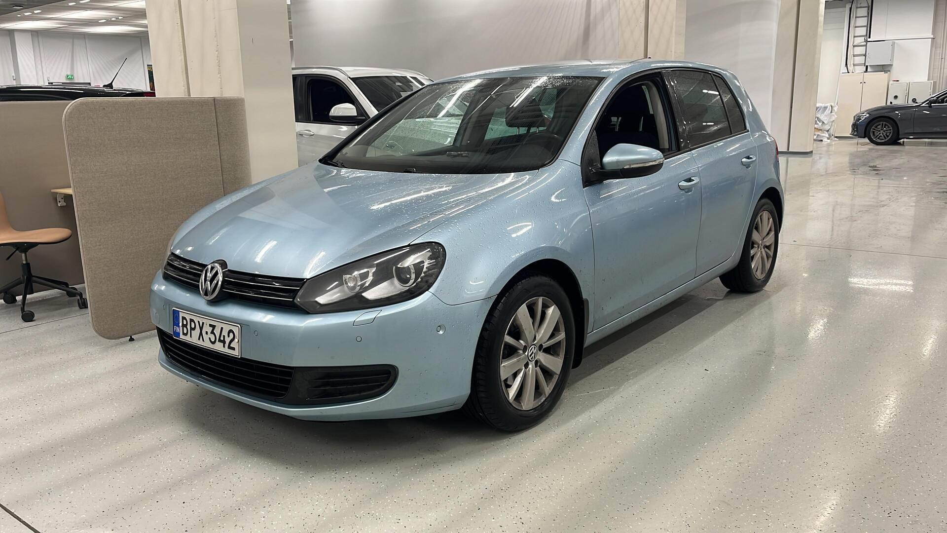VOLKSWAGEN Golf 2012