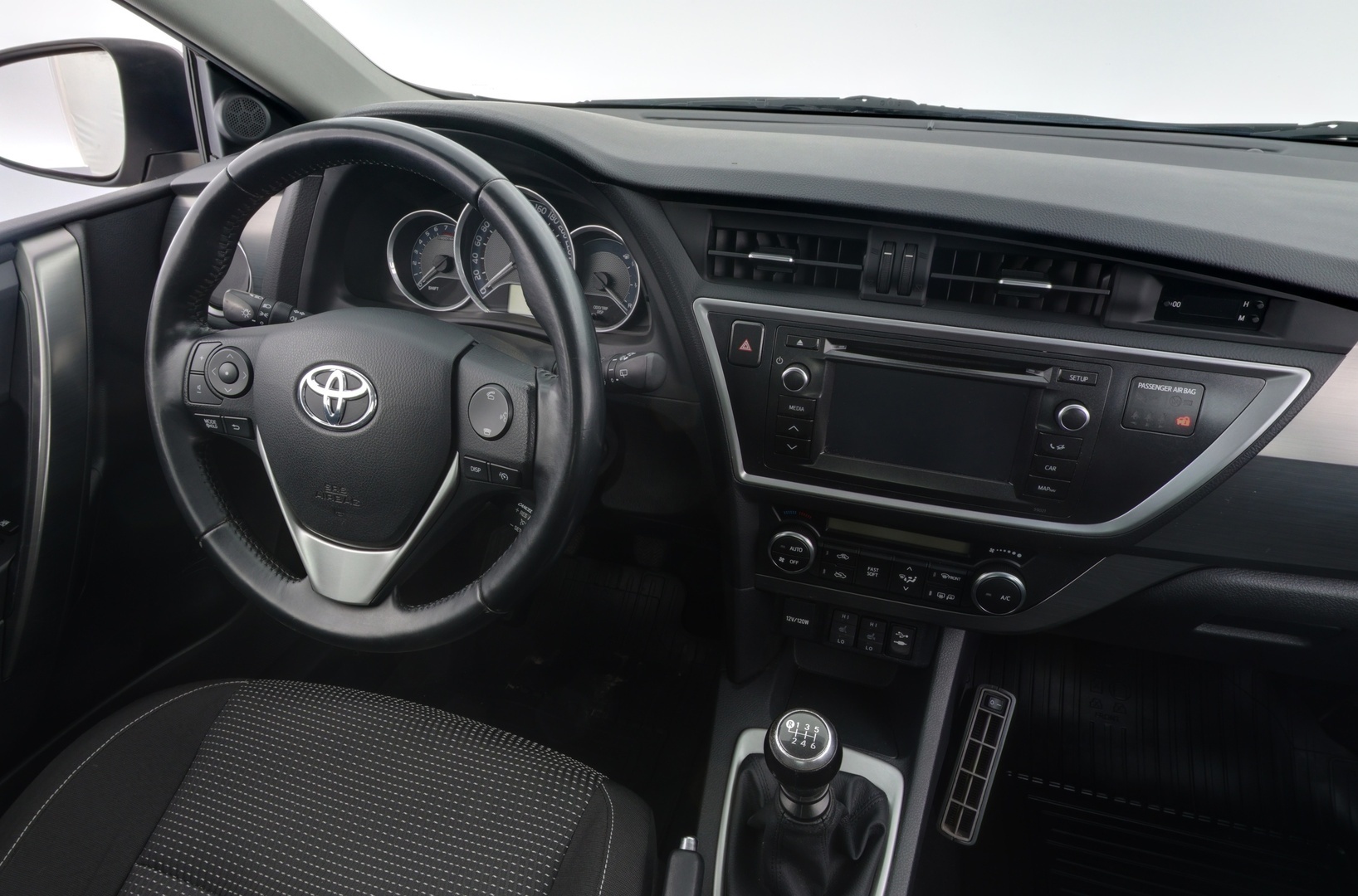 TOYOTA Auris 2014