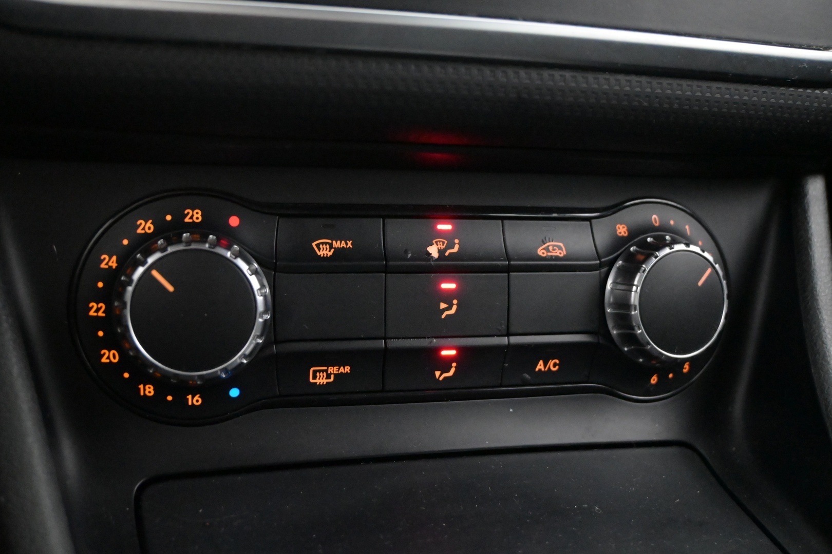 MERCEDES-BENZ A 2014