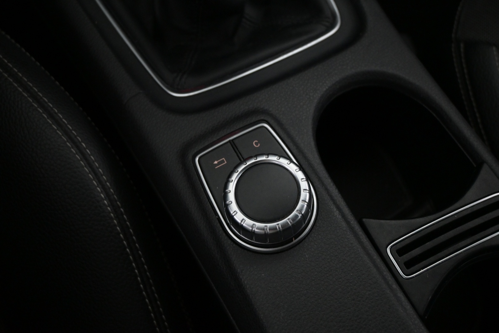 MERCEDES-BENZ A 2014