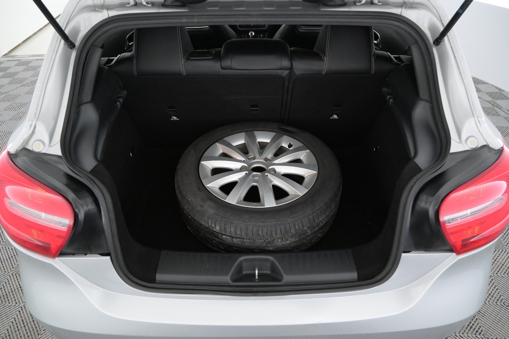 MERCEDES-BENZ A 2014