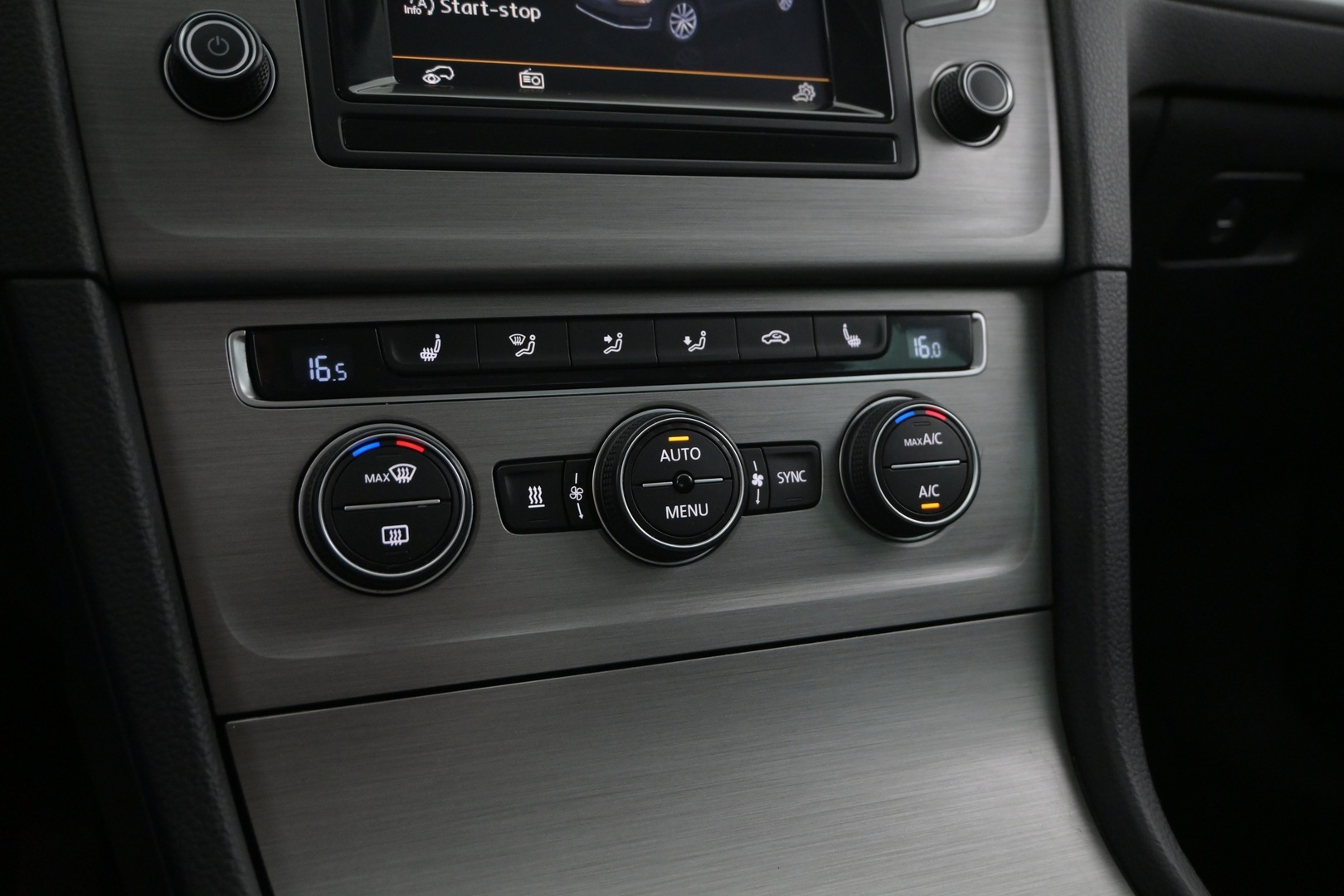 VOLKSWAGEN Golf 2015