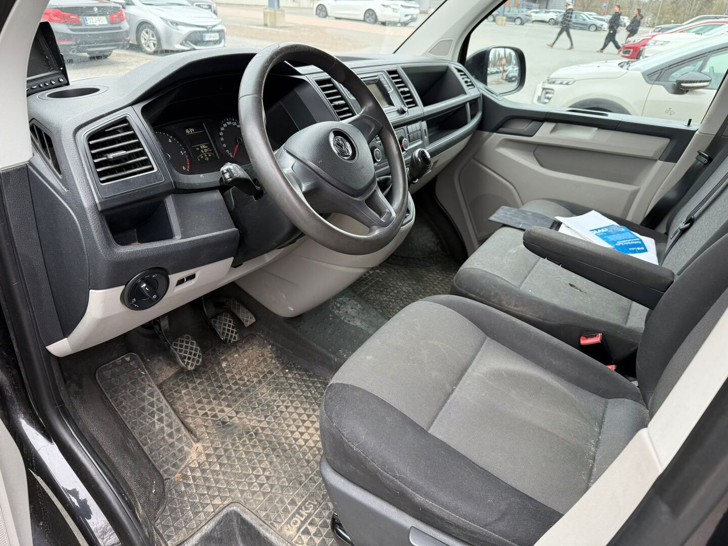 VOLKSWAGEN Transporter 2017
