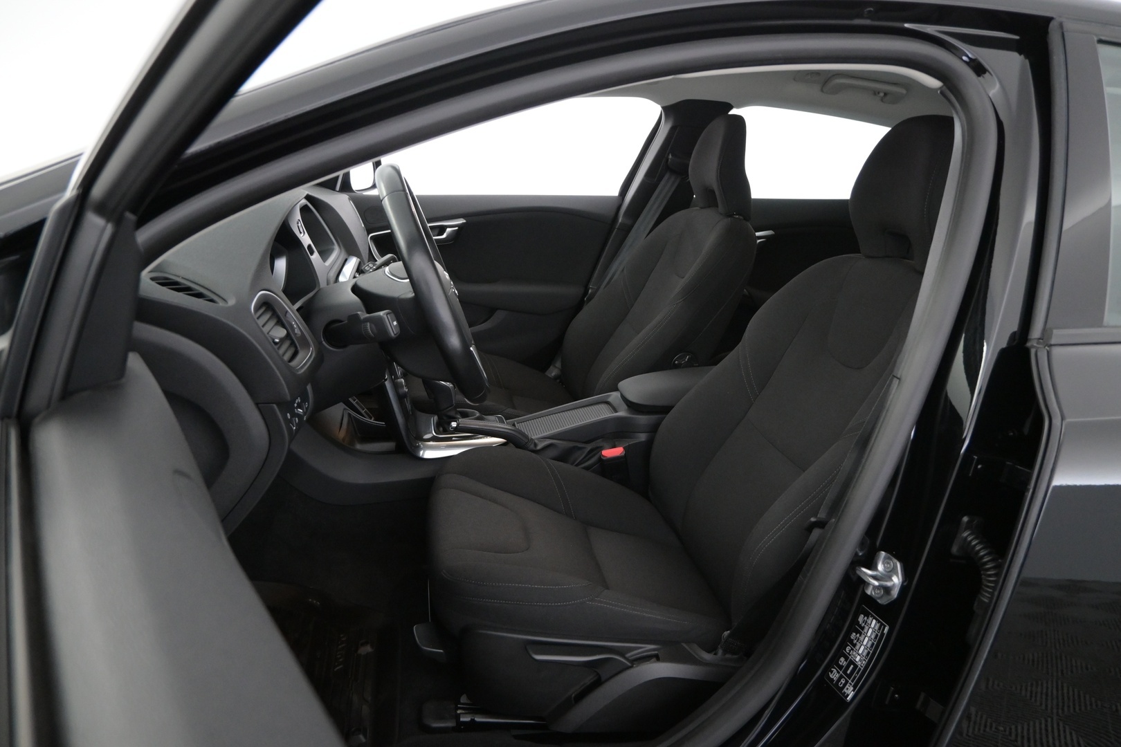 VOLVO V40 2017