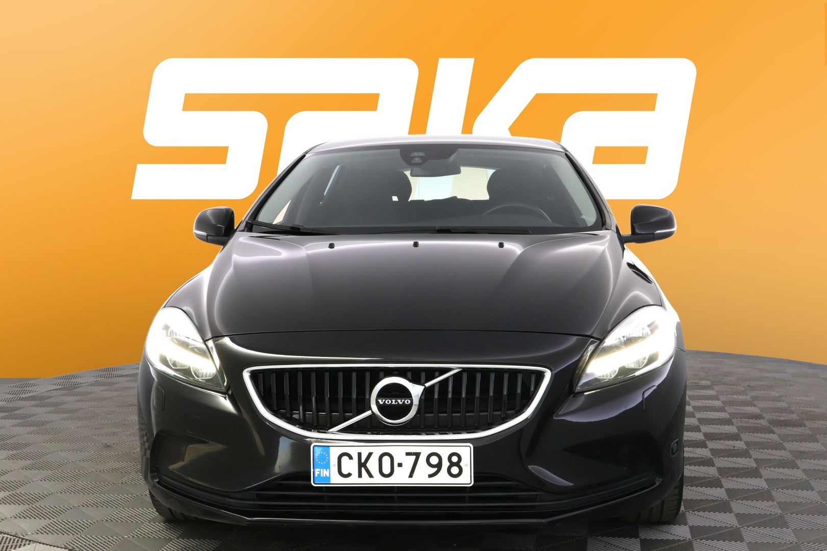 VOLVO V40 2017