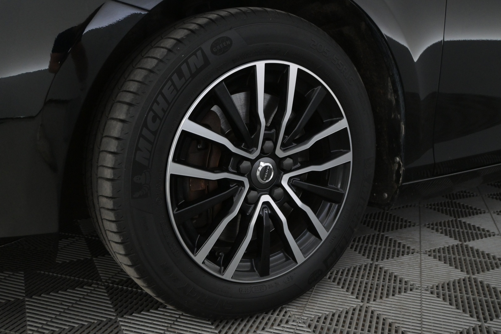 VOLVO V40 2017