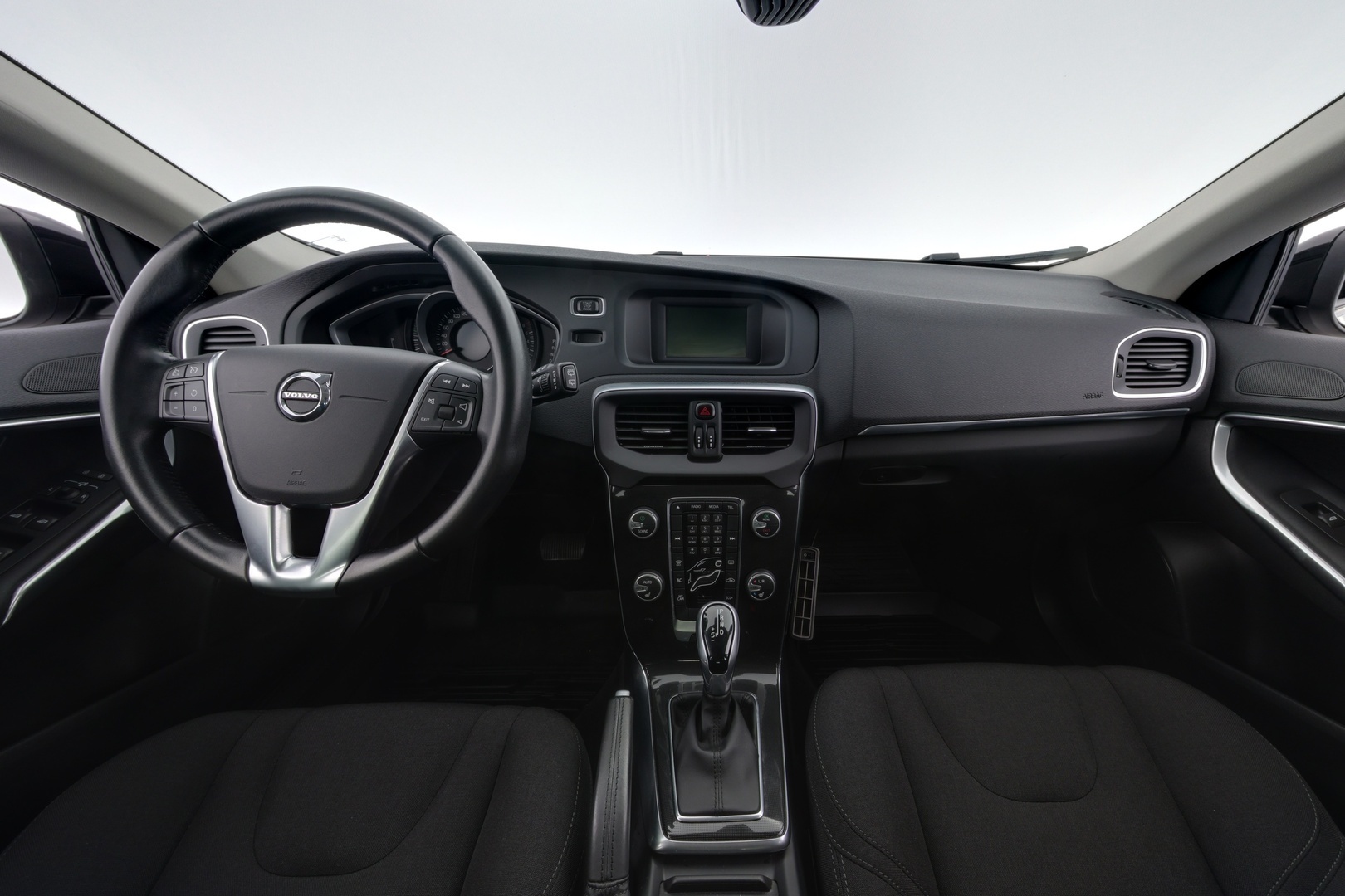 VOLVO V40 2017