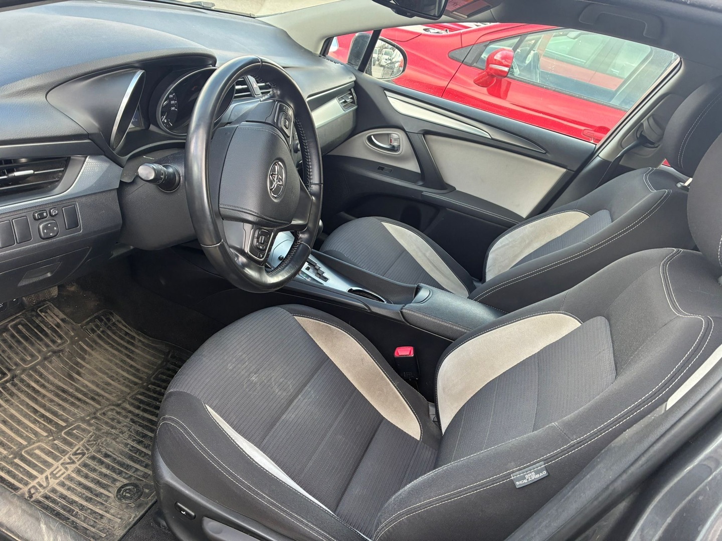 TOYOTA Avensis 2018
